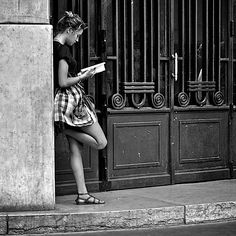 fe3e34bcb21b1e4c49bd6570ce2e5435--reading-is-sexy-woman-reading